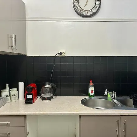 3br Riviera Alimos Appartement *